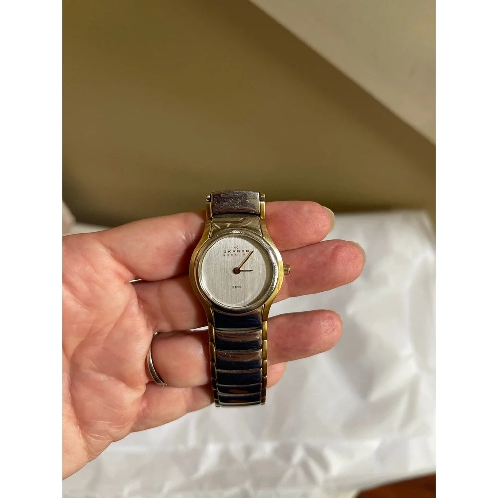 Skagen Denmark 256SGX Womens Two Tone Stainless Steel Watch Silver Gold Analog